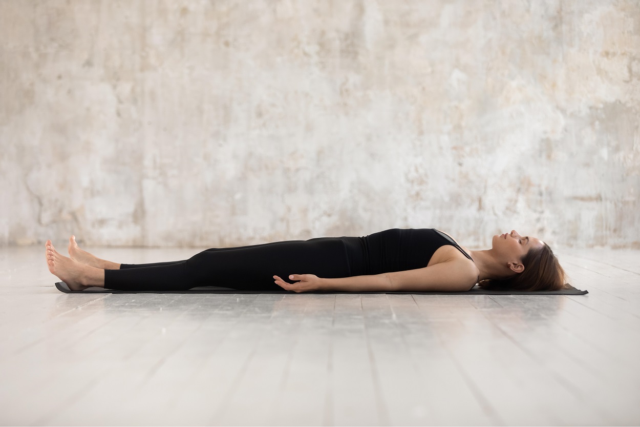 Restorative Yoga For Beginners:  Simple. Popu …