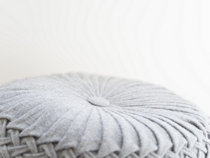 how do meditation cushions help with meditating