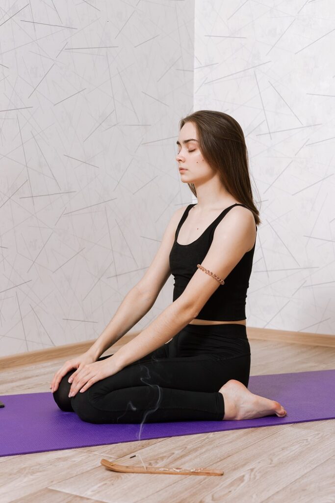 hero pose virasana